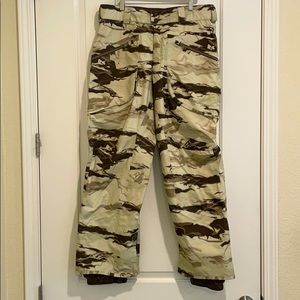 Snowboarding/skiing pants